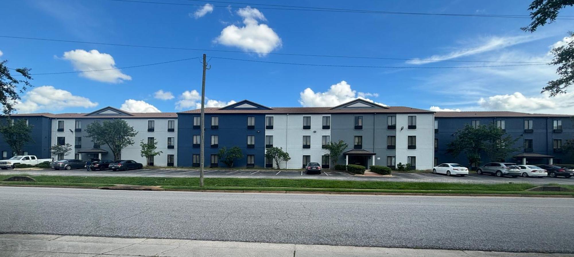 מובייל Quality Inn & Suites At Airport Blvd I-65 מראה חיצוני תמונה