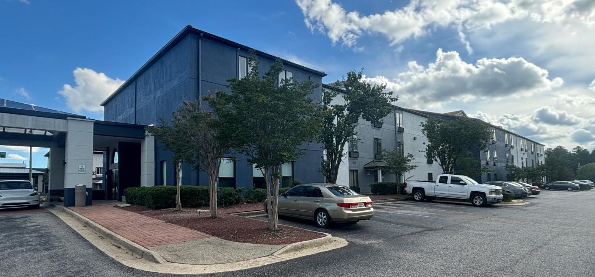 מובייל Quality Inn & Suites At Airport Blvd I-65 מראה חיצוני תמונה