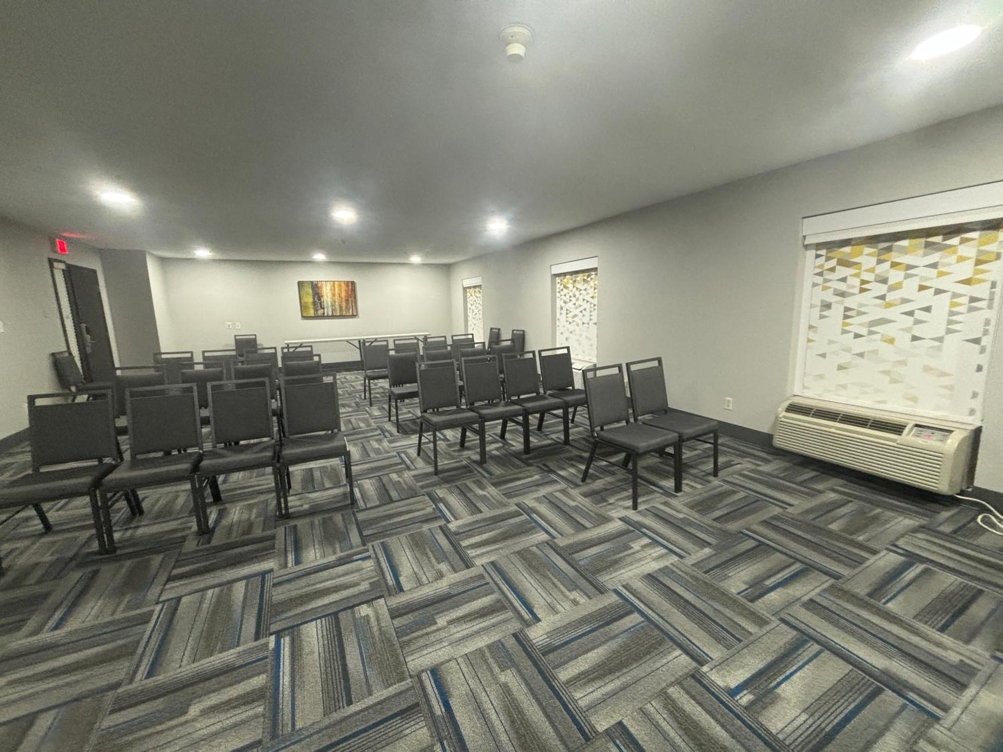 מובייל Quality Inn & Suites At Airport Blvd I-65 מראה חיצוני תמונה
